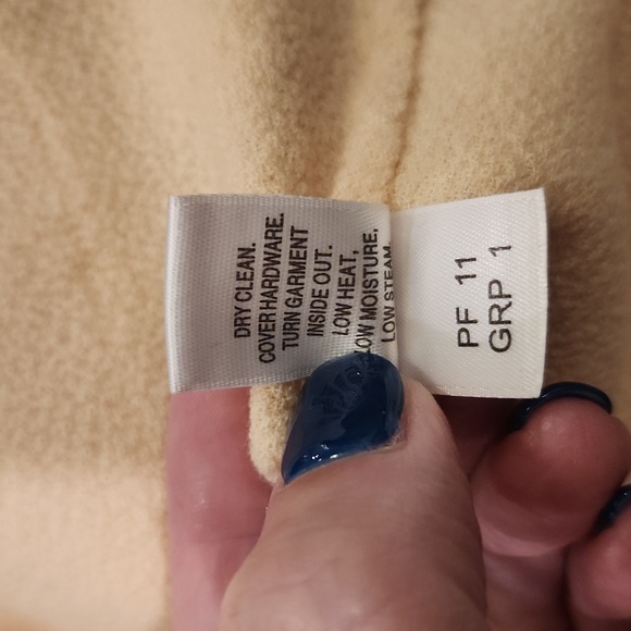 St. John Cream Blazer with Gold Buttons Size 14! - Picture 4 of 9